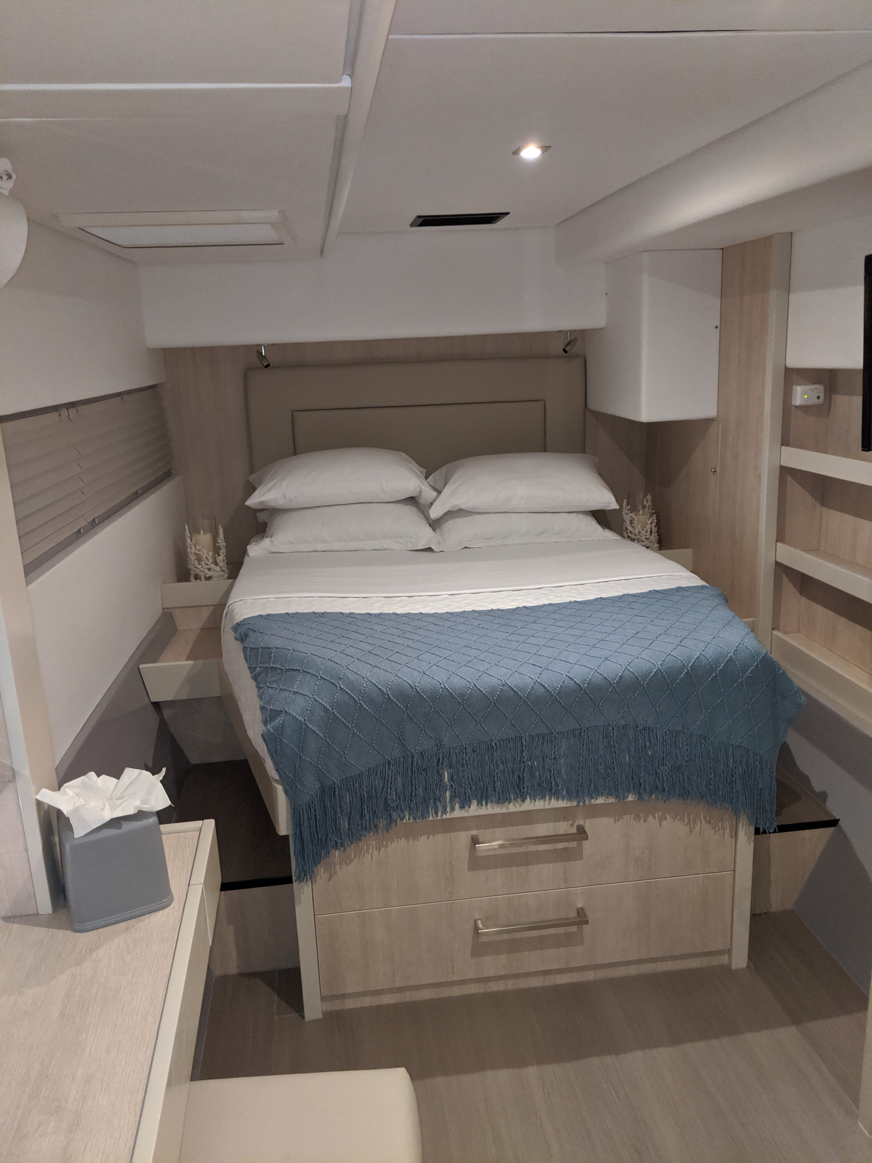 Starboard-Aft-Cabin-Suite